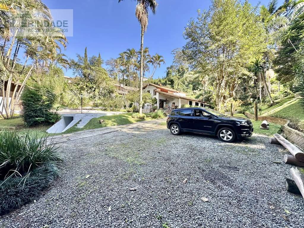 Casa térrea, impecável com 3 dormitórios / 1 suíte na Granja Viana, foto 7 de 50