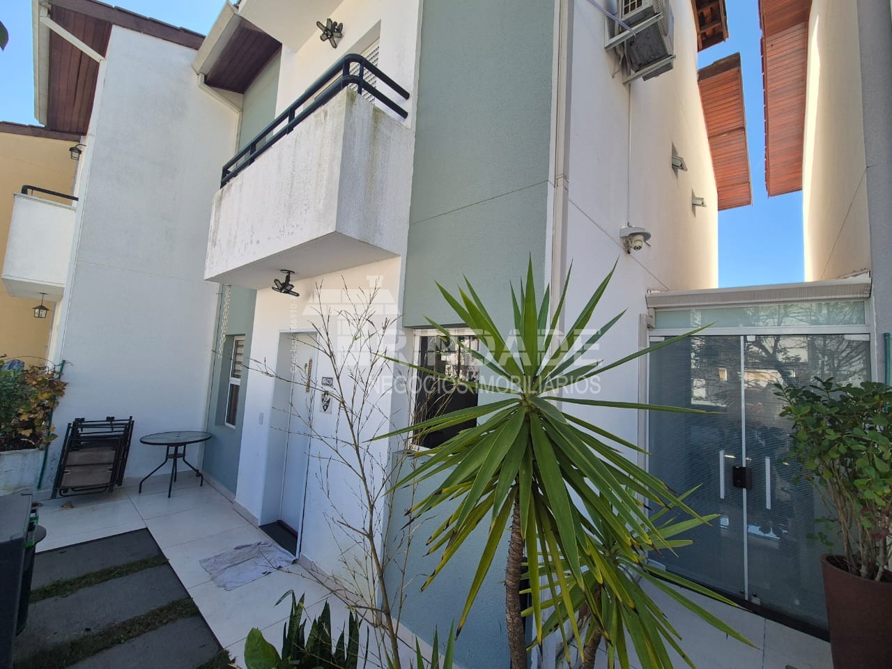 Casa Impecável à venda na Granja Viana, com  3 dormitórios, 153m² por 795.000, foto 2 de 31
