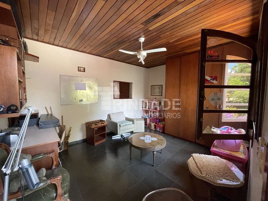 Linda Casa com 4 dormitórios / 2 suíte na Granja Viana, foto 46 de 55