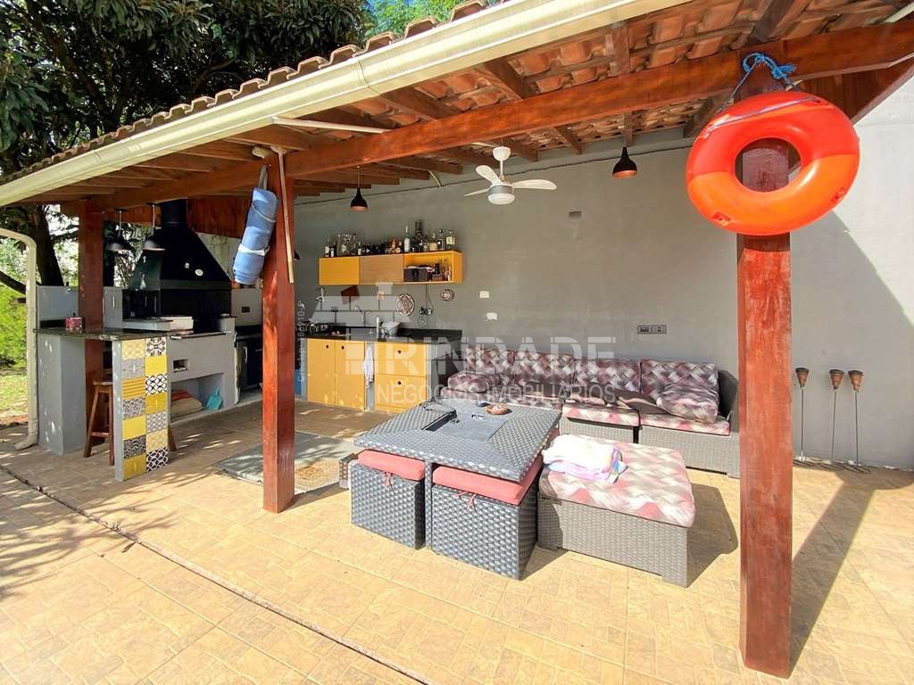 Casa Térrea com 3 suítes, lote plano, piscina e Gourmet, foto 25 de 34