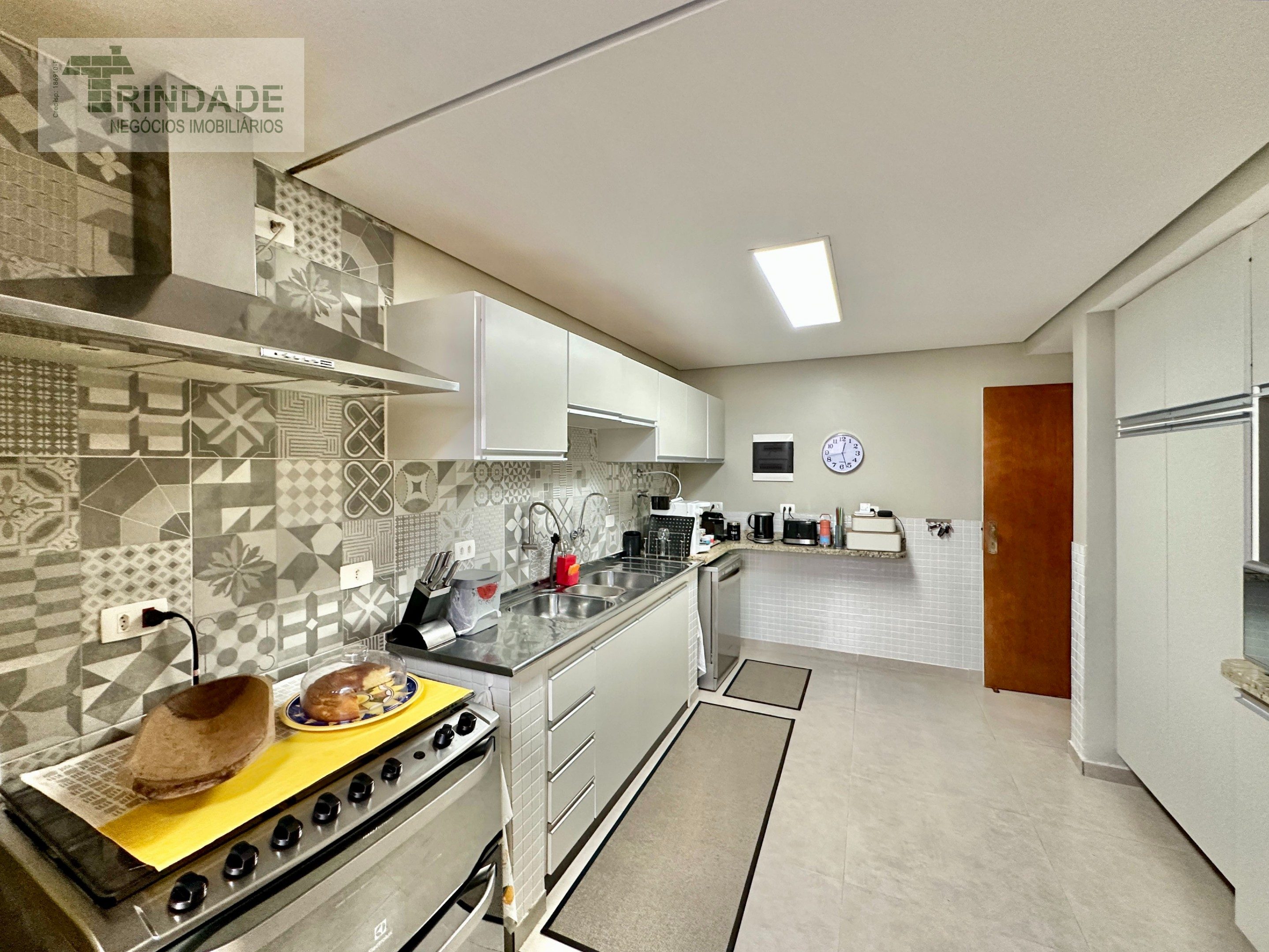 Casa com 4 dormitórios / 1 suíte na Granja Viana, foto 12 de 54