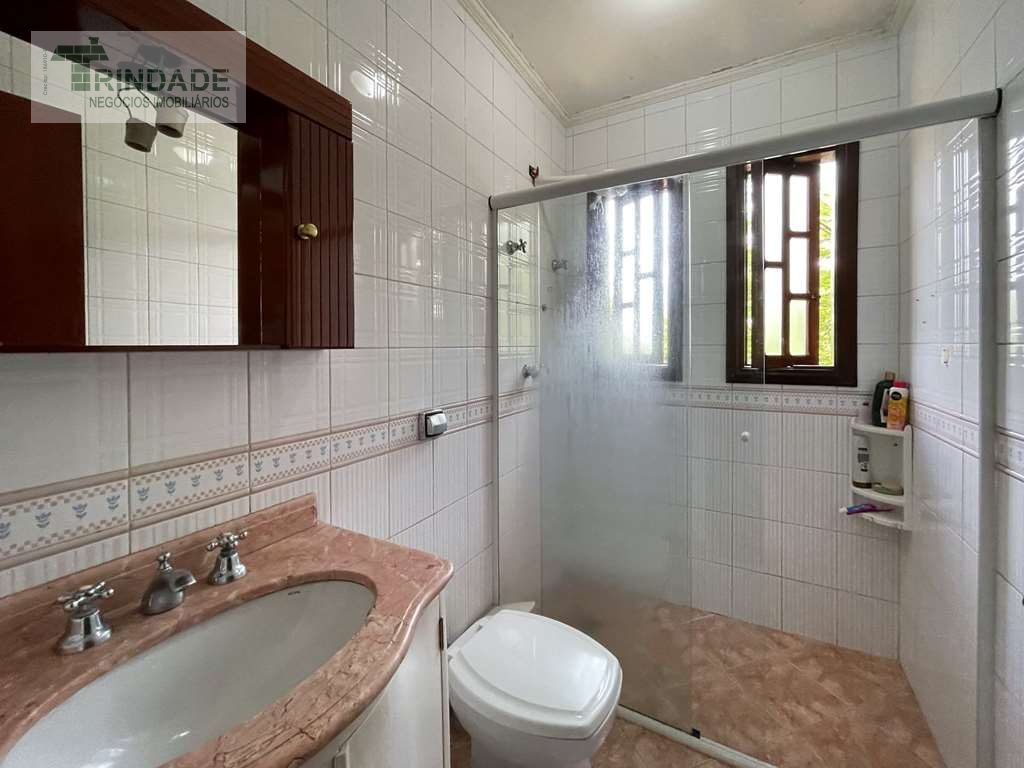 Casa confortável com 6 dormitórios / 1 suíte na Granja Viana, foto 32 de 48