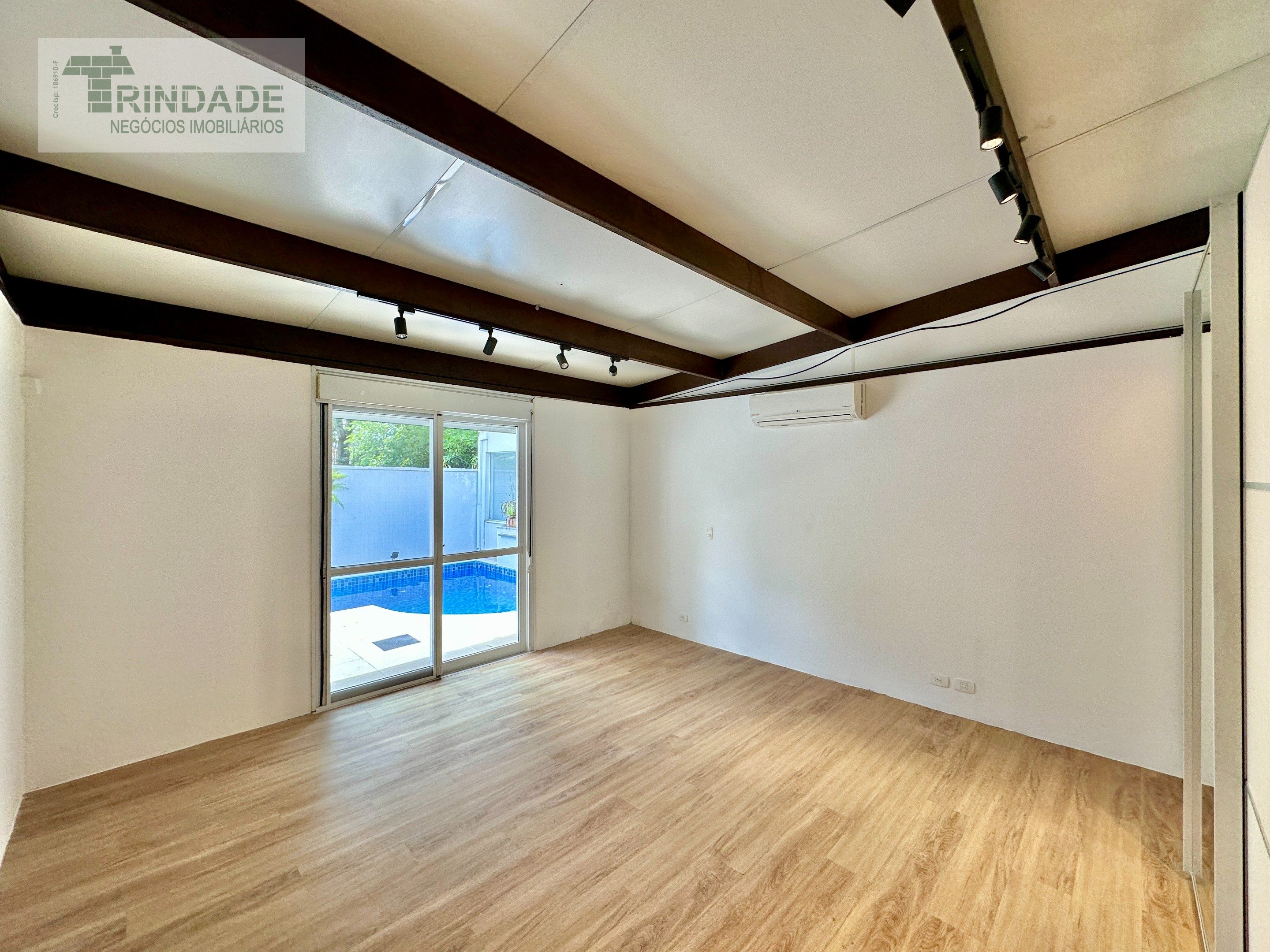 Casa térrea moderna com 3 suítes na Granja Viana, foto 39 de 56
