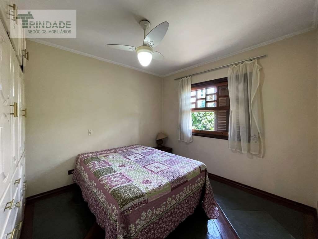 Casa confortável com 6 dormitórios / 1 suíte na Granja Viana, foto 31 de 48