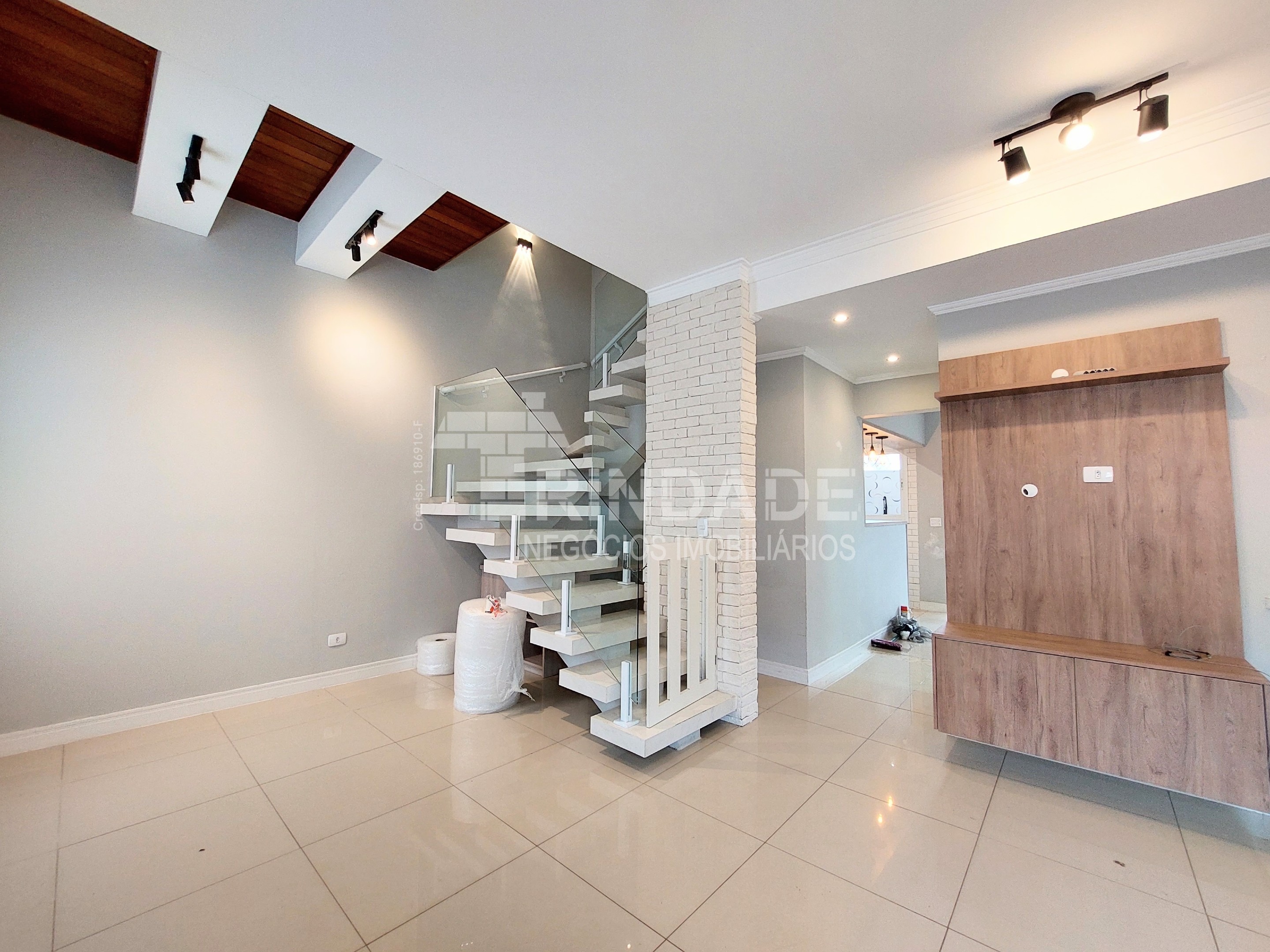 Casa com 3 dormitórios / 1 suíte, 124,35 m², em um condomínio clube, foto 4 de 59