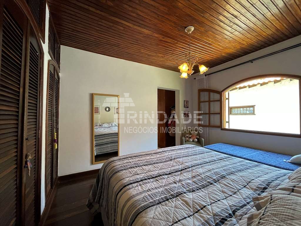 Linda Casa com 4 dormitórios / 2 suíte na Granja Viana, foto 39 de 55