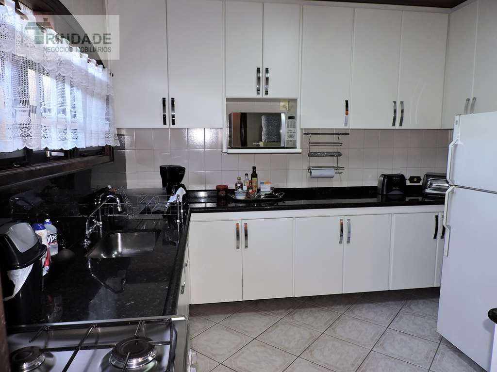 Casa com 3 dormitórios / 1 suíte em 2 lotes na Granja Viana, foto 7 de 32