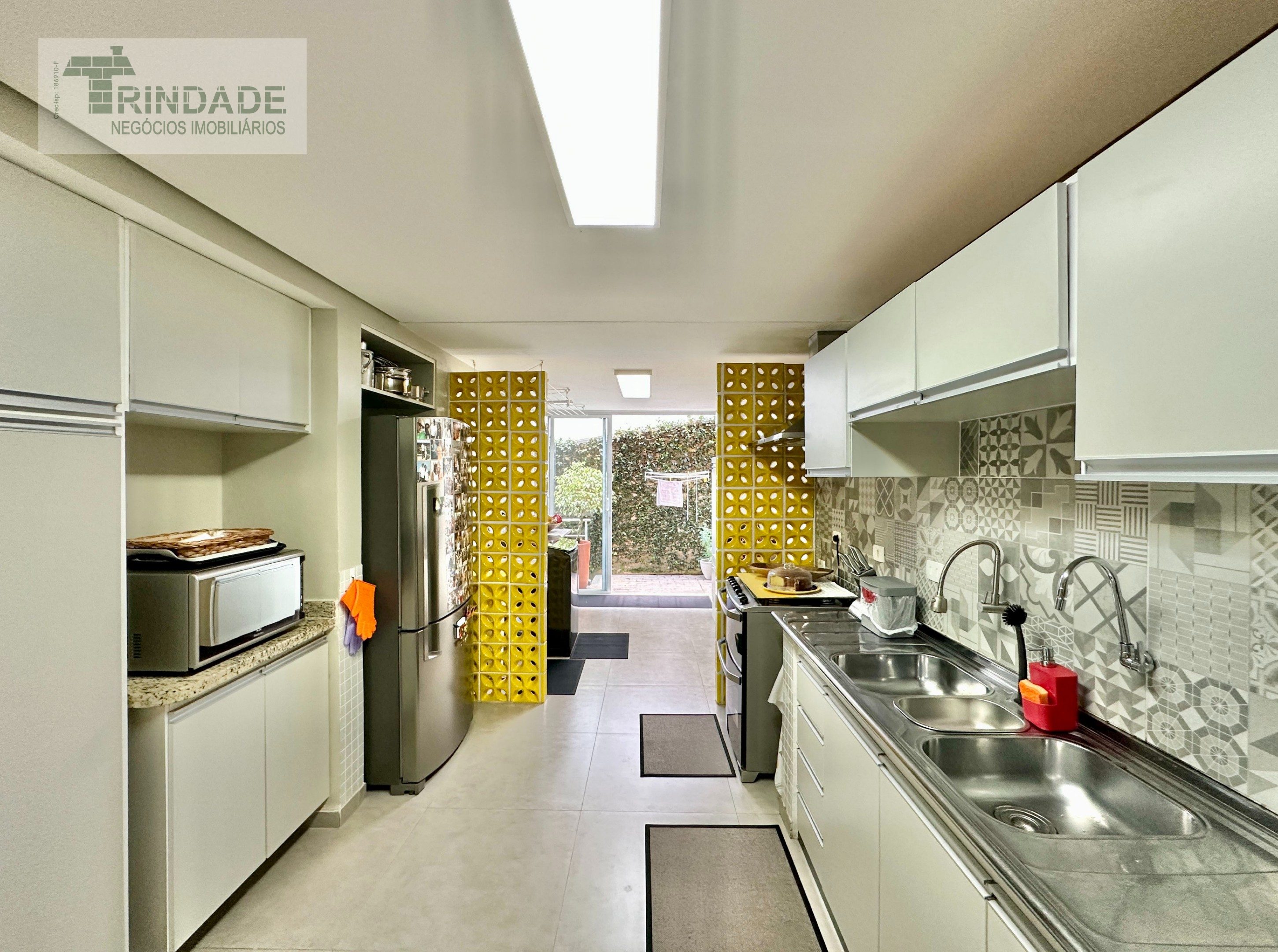 Casa com 4 dormitórios / 1 suíte na Granja Viana, foto 7 de 54