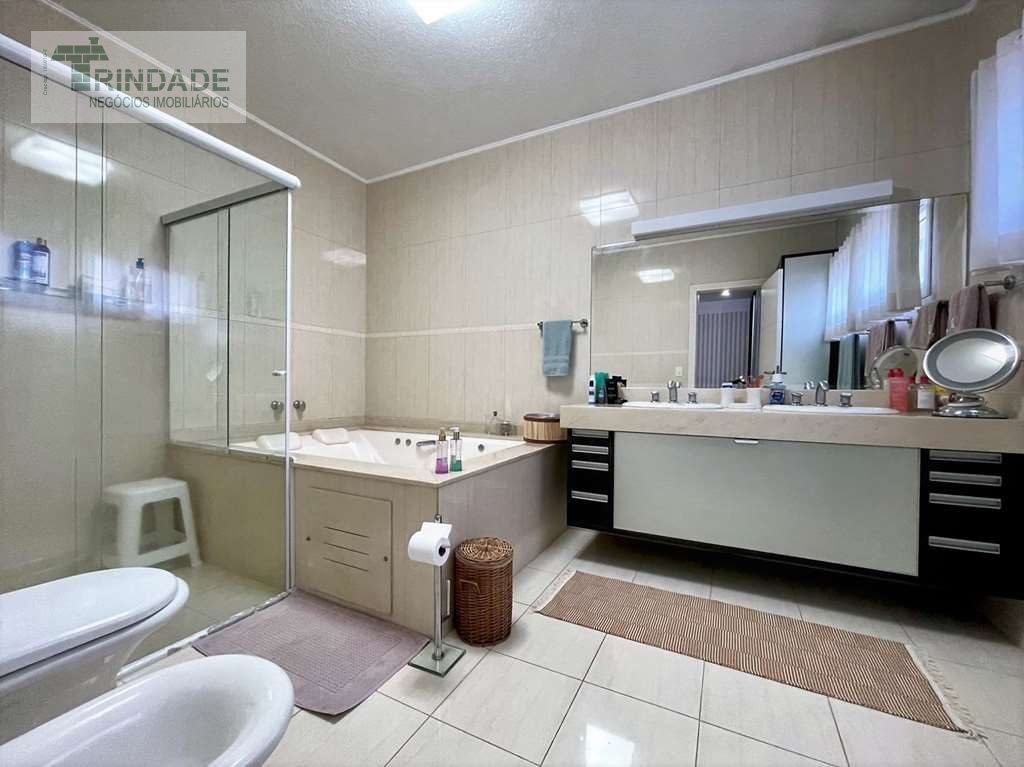 Casa impecável com 4 suítes, foto 35 de 53