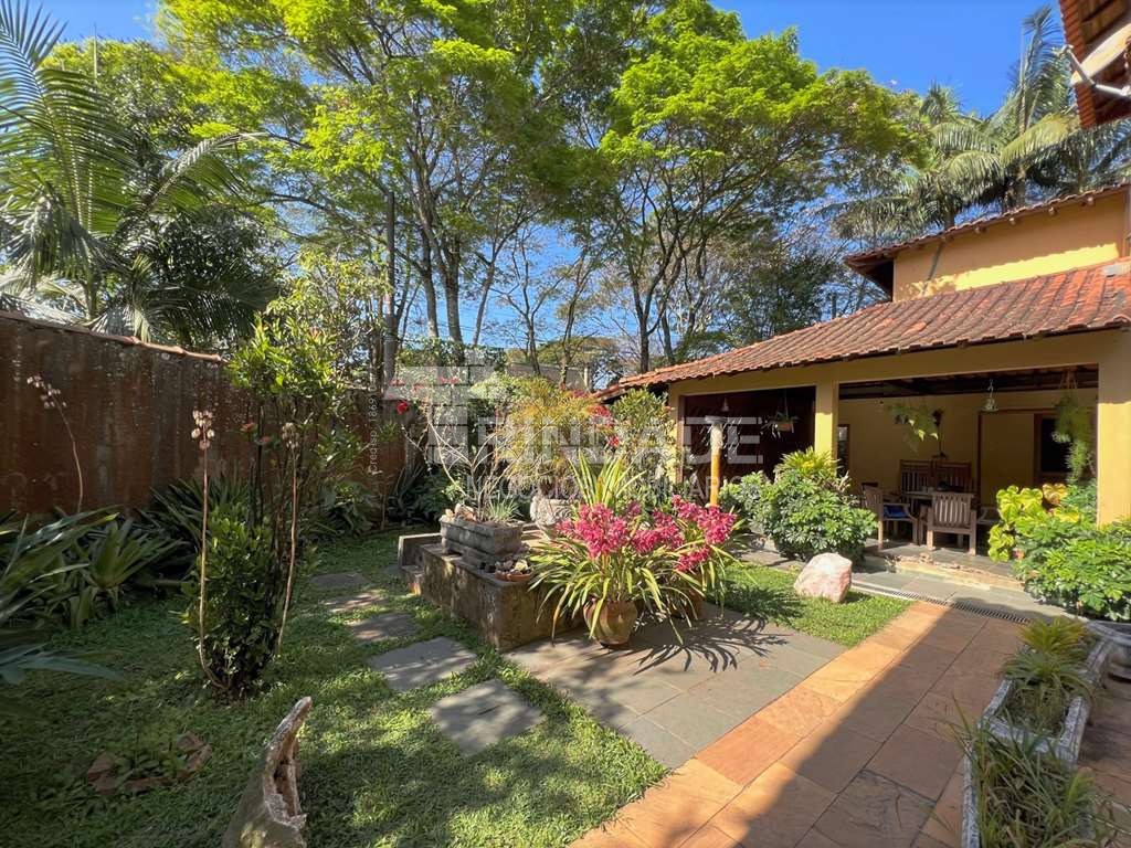 Casa com 4 dormitórios na Granja Viana, foto 13 de 38