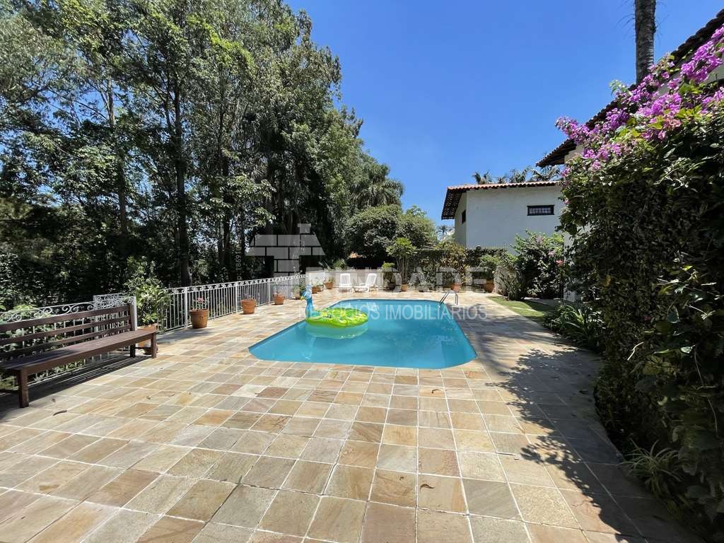 Linda Casa com 4 dormitórios / 2 suíte na Granja Viana, foto 22 de 55