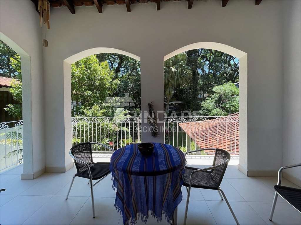 Linda Casa com 4 dormitórios / 2 suíte na Granja Viana, foto 36 de 55
