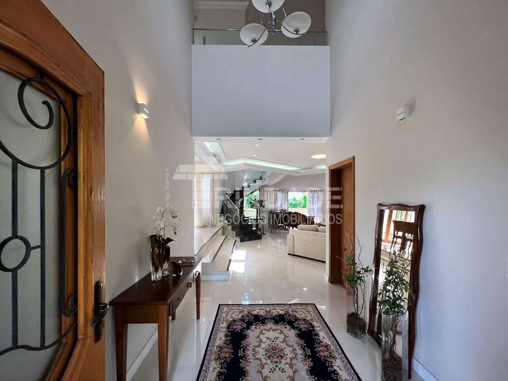 Casa impecável com 4 dormitórios / 3 suítes na Granja Viana, foto 6 de 48