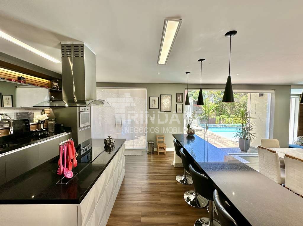 Casa impecável com 4 dormitórios / 3 suítes na Granja Viana, foto 24 de 53