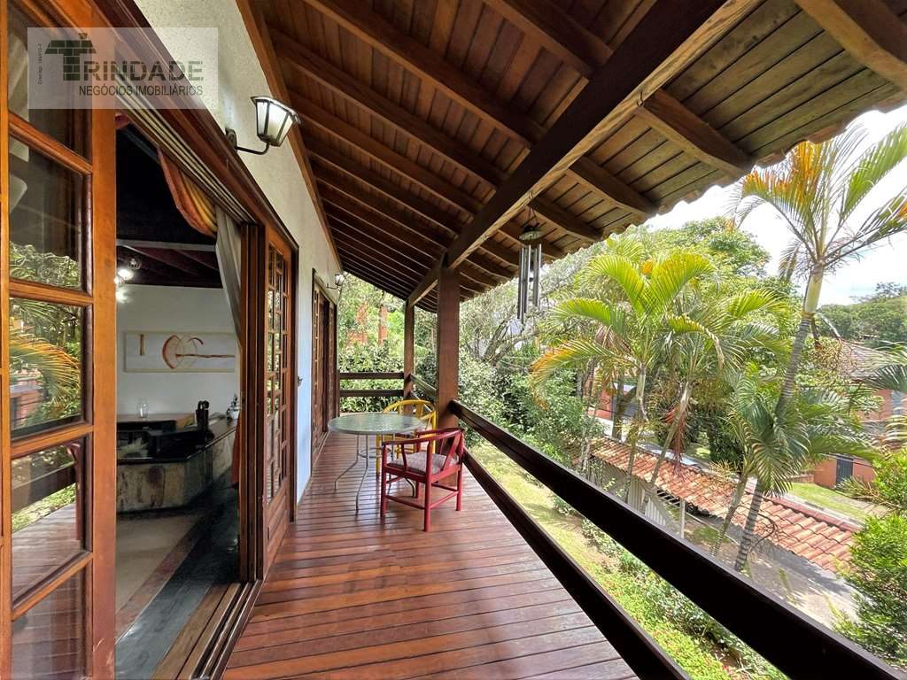 Casa confortável com 6 dormitórios / 1 suíte na Granja Viana, foto 16 de 48
