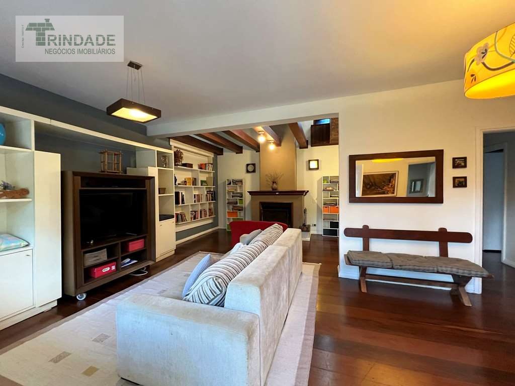 2 casas independentes, porém interligadas! Total de 5 dormitórios / 3 suítes na Granja Viana, foto 33 de 47