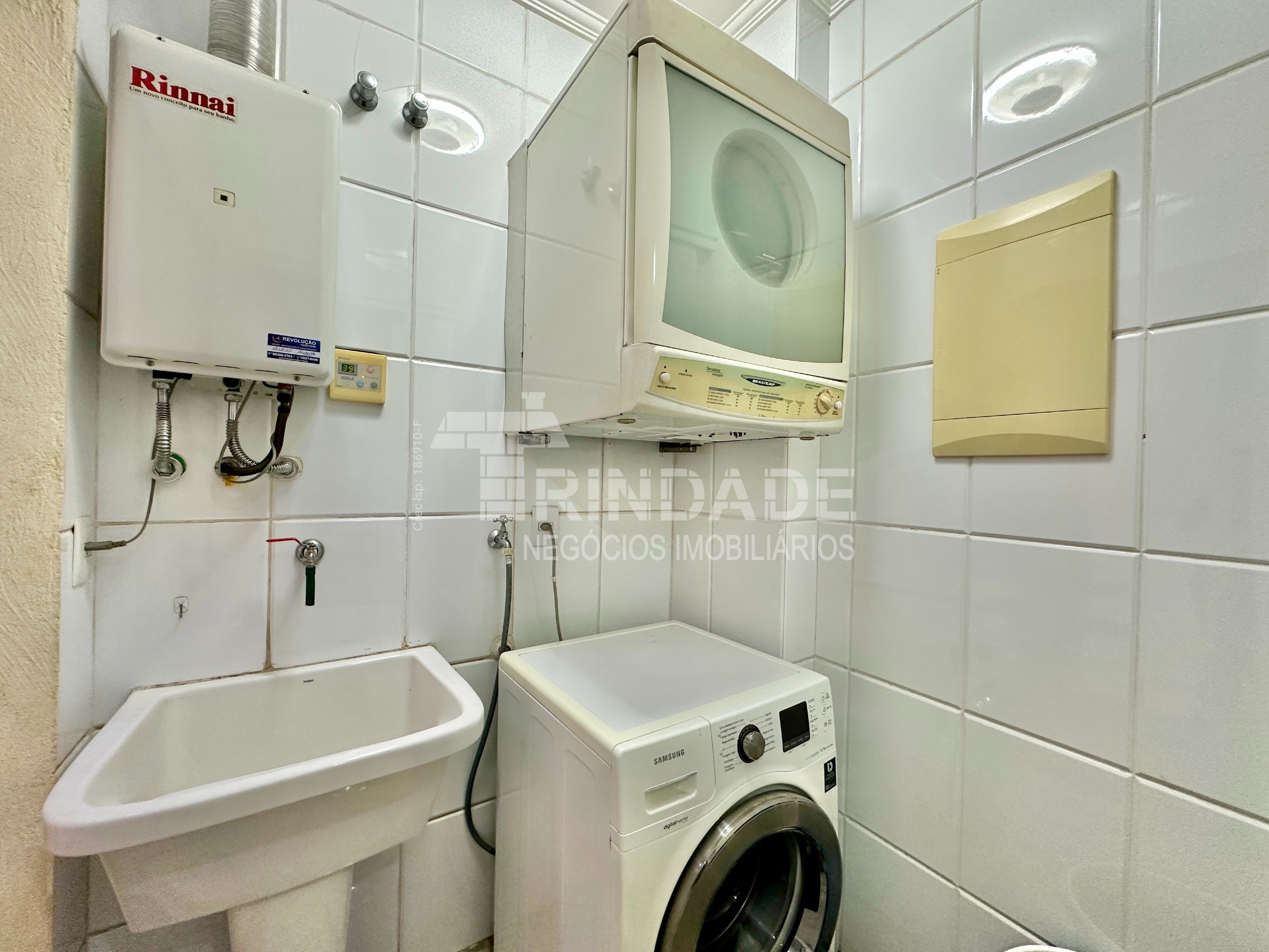 Casa Impecável na Granja Viana com 4 dormitórios / sendo 2 suítes, foto 26 de 51