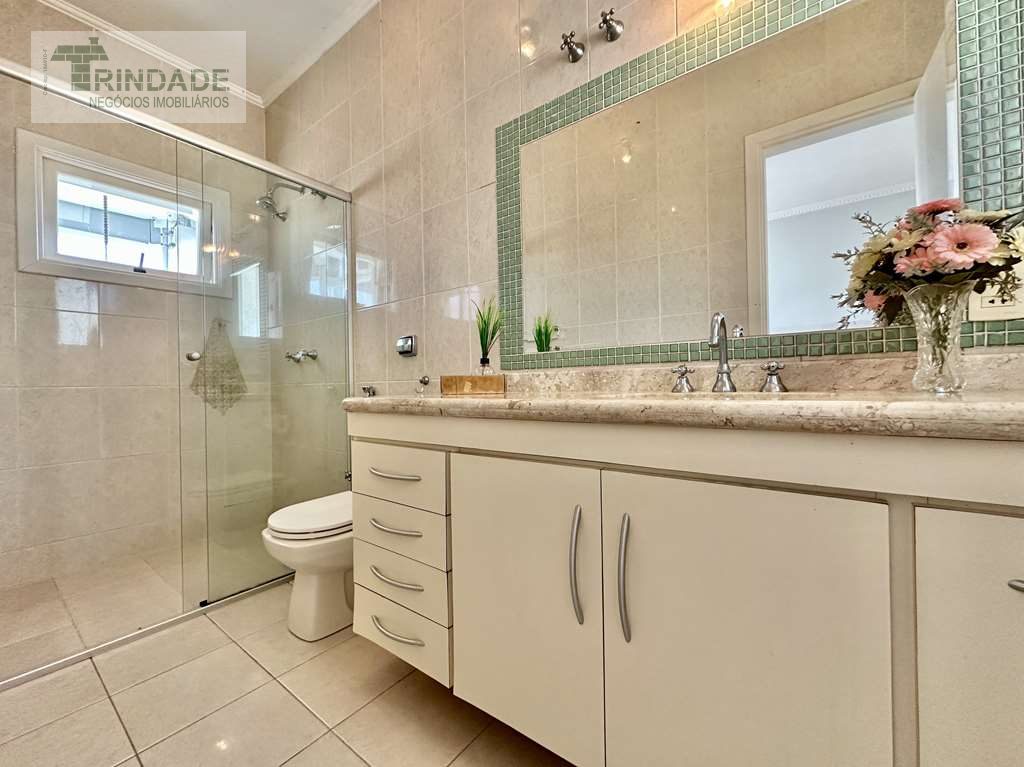 Casa com 5 suítes, elevador panorâmico e piscina na Granja Viana, foto 24 de 60