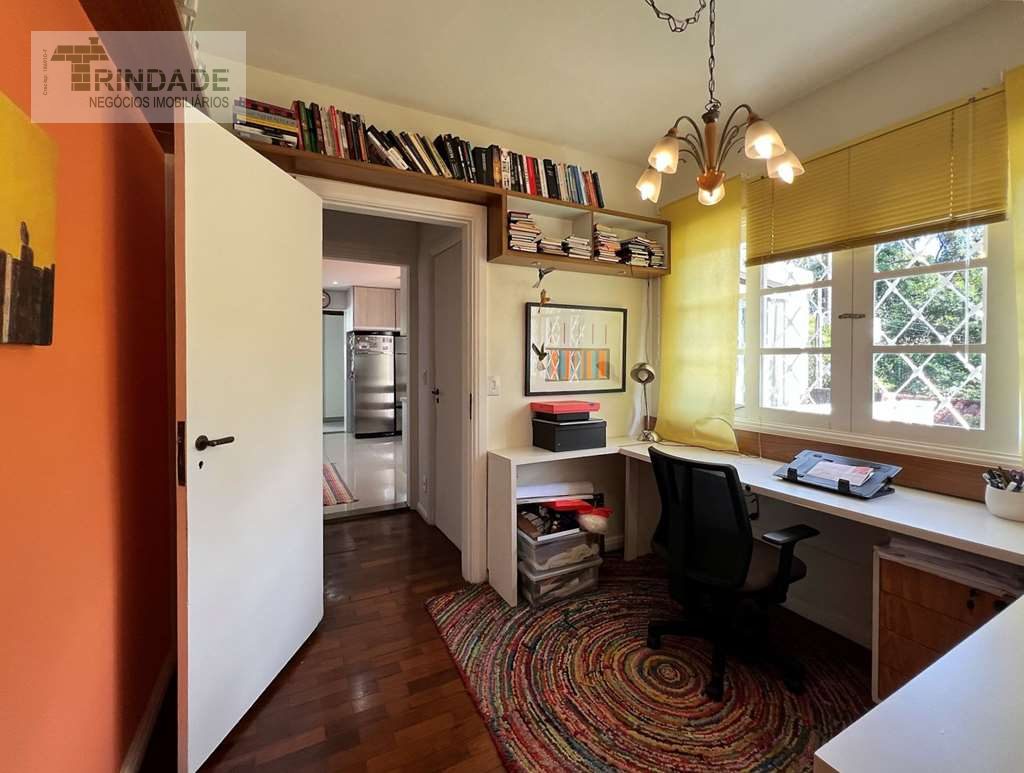 2 casas independentes, porém interligadas! Total de 5 dormitórios / 3 suítes na Granja Viana, foto 19 de 47