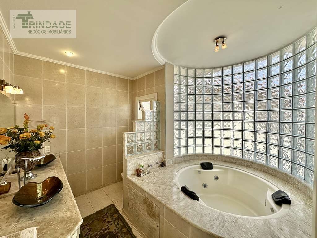 Casa com 5 suítes, elevador panorâmico e piscina na Granja Viana, foto 35 de 60
