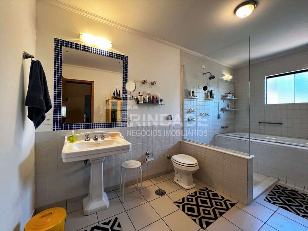 Casa com 5 dormitórios / 2suítes - Rústica e gourmet na Granja Viana, foto 38 de 65