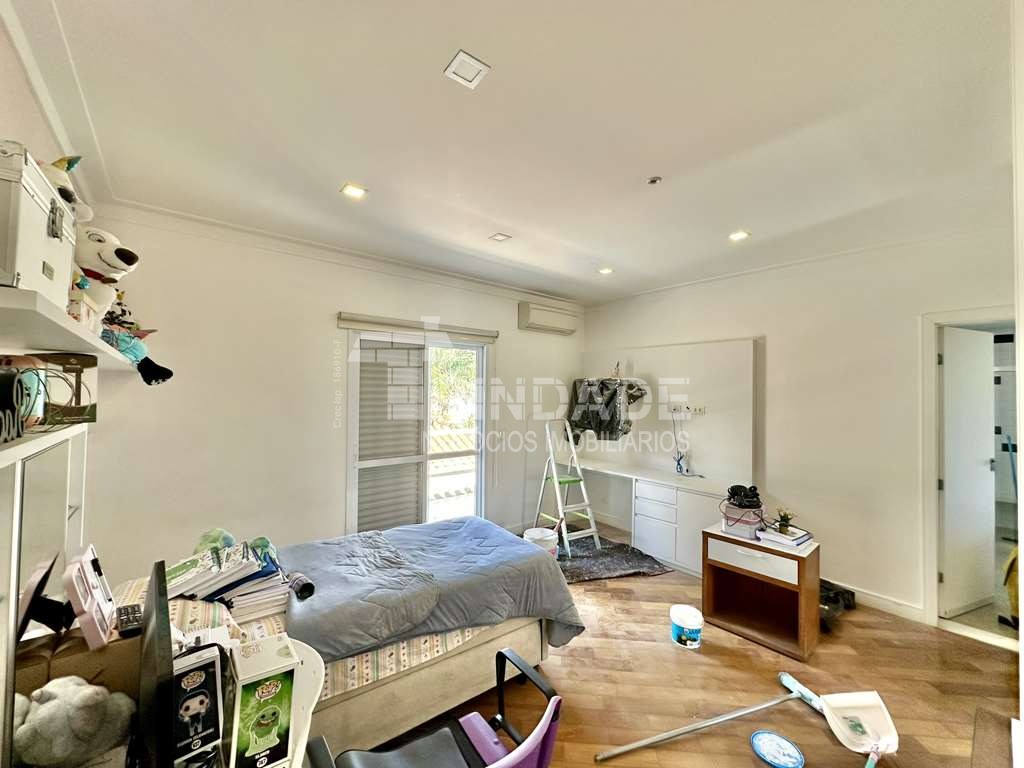 Casa ampla com 5 dormitórios / 4 suítes (1 no térreo) na Granja Viana, foto 39 de 47