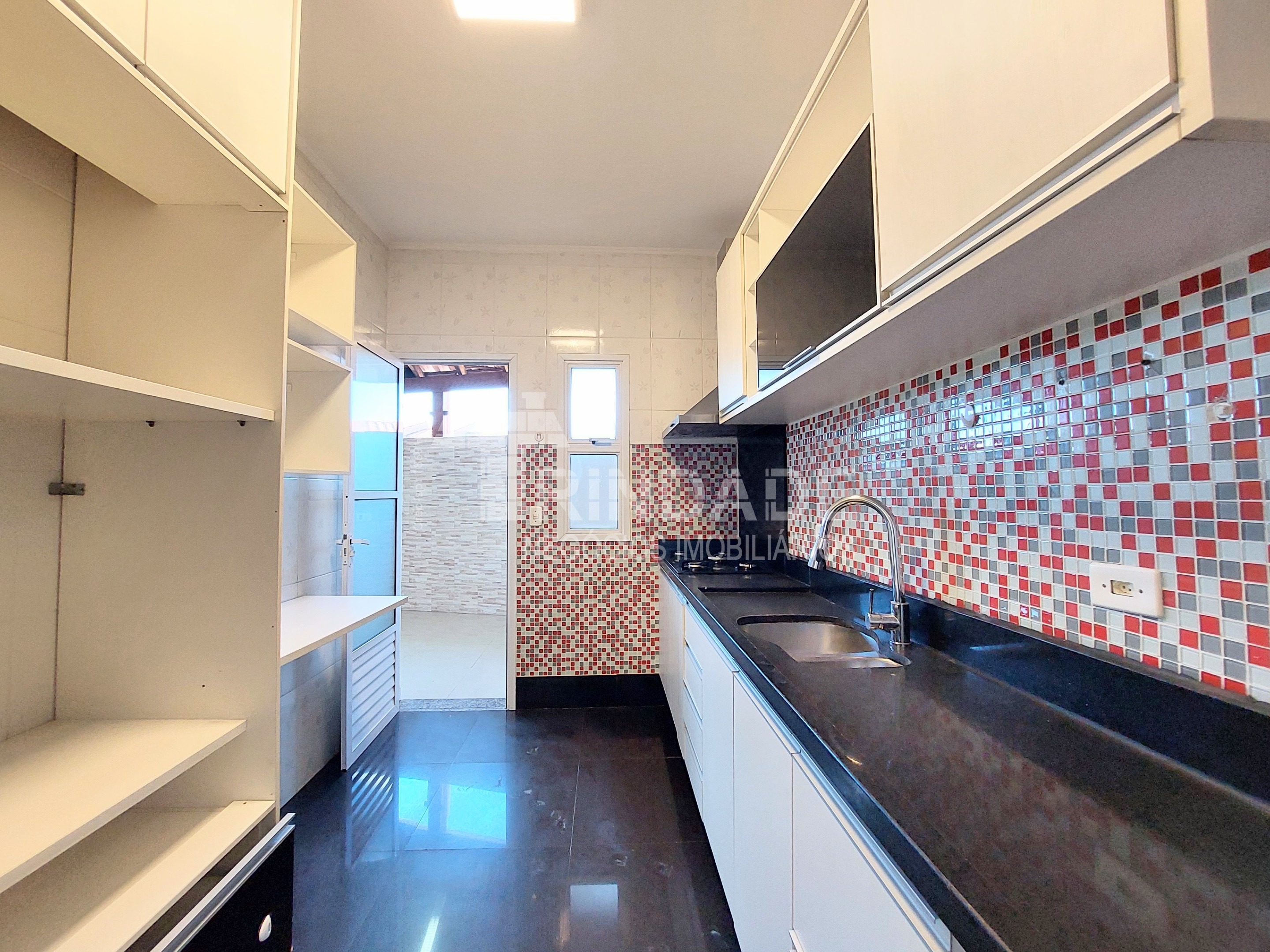Linda Casa com 3 dormitórios / 1 suíte na Granja Viana, foto 35 de 48