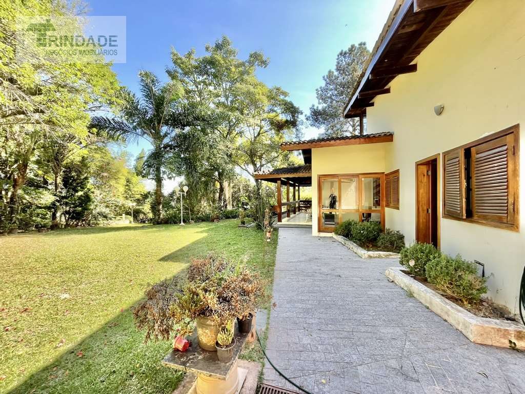 Casa impecável com 5 dormitórios / 3 suítes na Granja Viana, foto 35 de 53