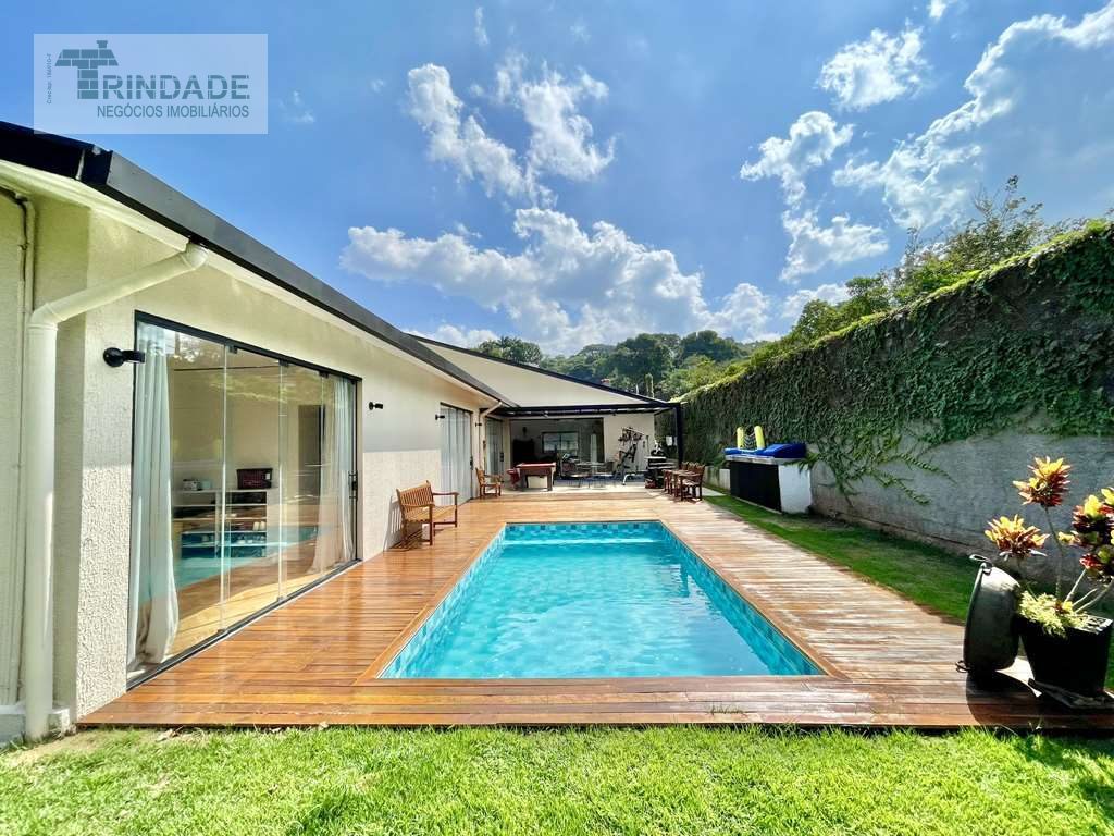Linda casa térrea com 3 suítes na Granja Viana, foto 40 de 48