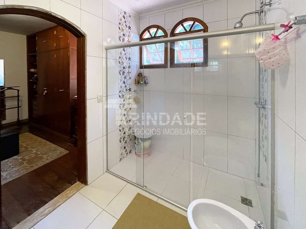 Linda Casa com 4 dormitórios / 2 suíte na Granja Viana, foto 33 de 55