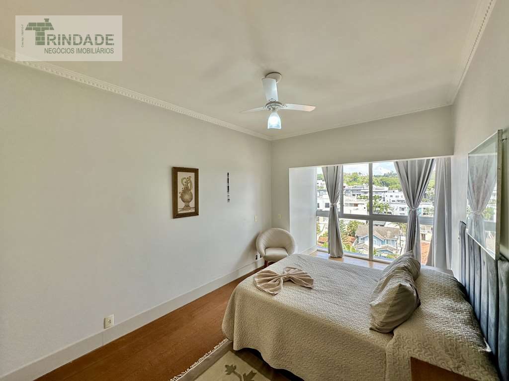 Casa com 5 suítes, elevador panorâmico e piscina na Granja Viana, foto 22 de 60
