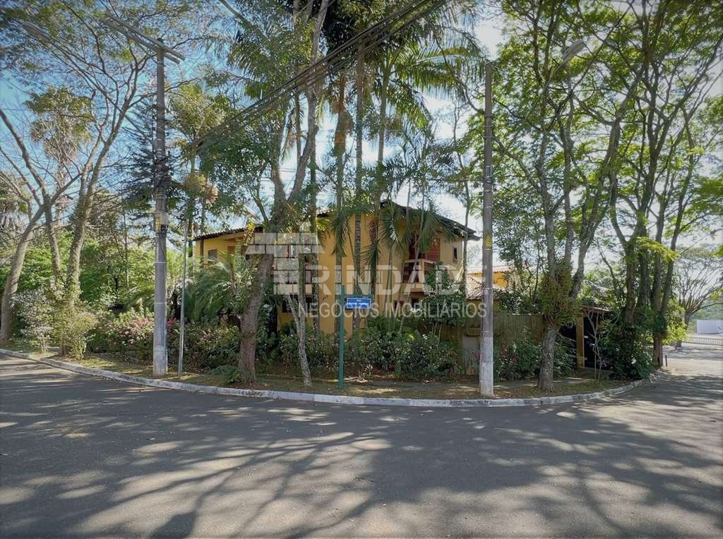 Casa com 4 dormitórios na Granja Viana, foto 2 de 38