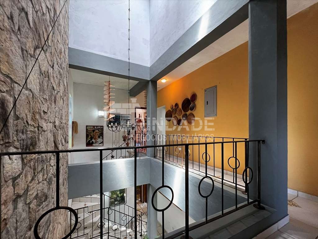 Casa com 5 dormitórios / 2suítes - Rústica e gourmet na Granja Viana, foto 32 de 65
