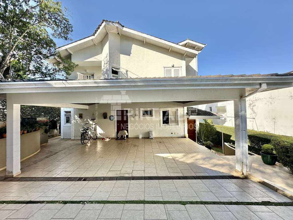 Casa impecável com 4 suítes no miolo da Granja Viana, foto 1 de 46