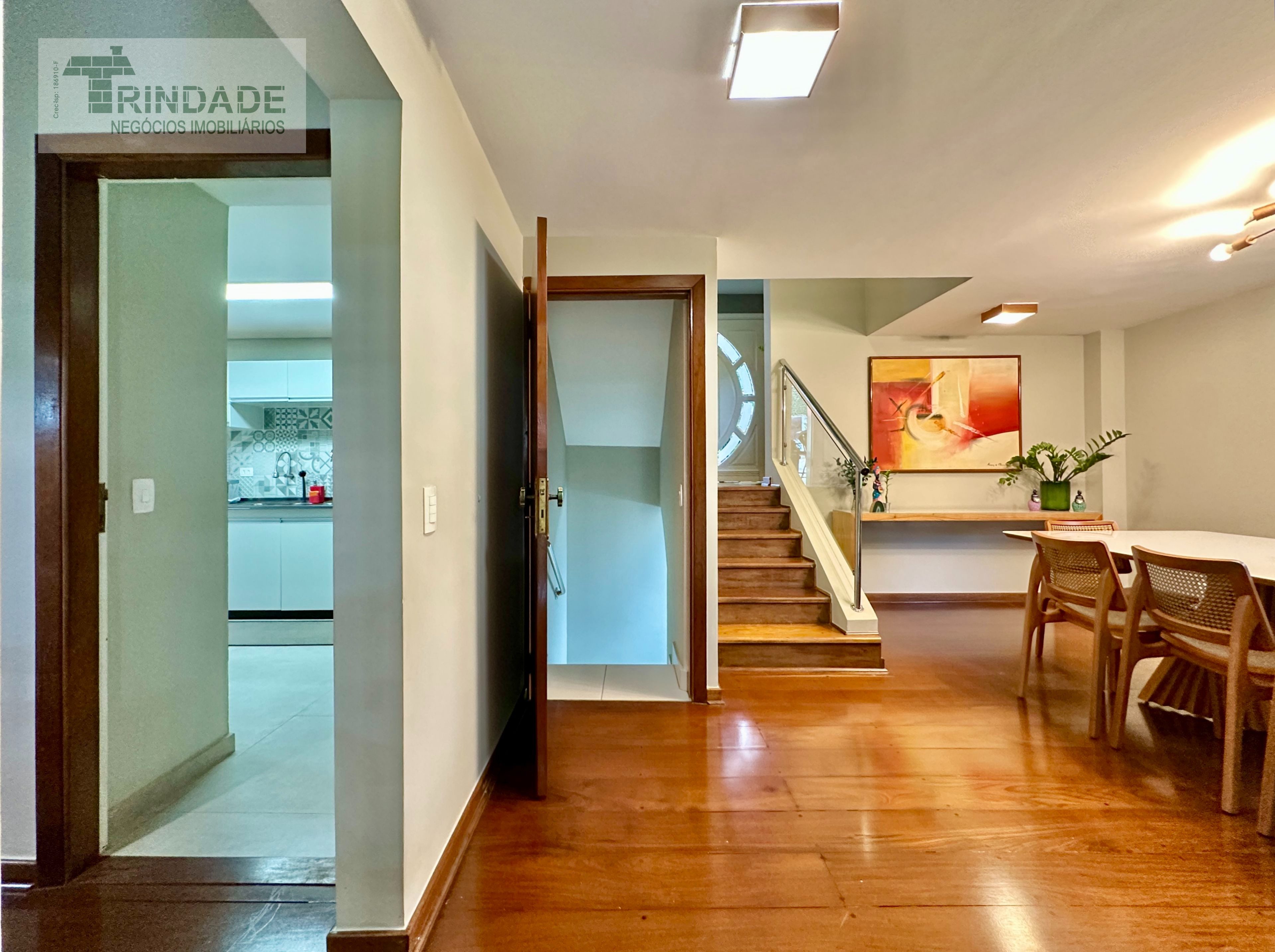 Casa com 4 dormitórios / 1 suíte na Granja Viana, foto 6 de 54