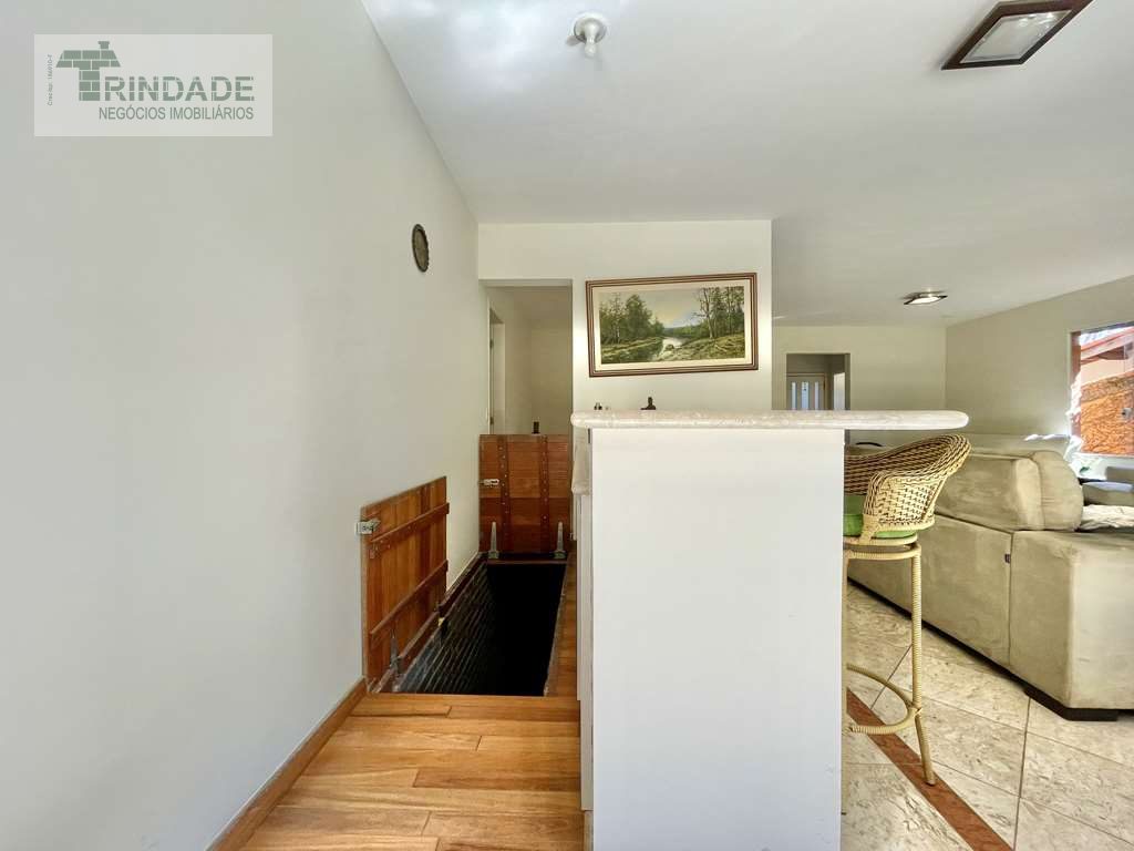Linda casa c/ 4 suítes, lareira, gourmet e piscina!, foto 17 de 54