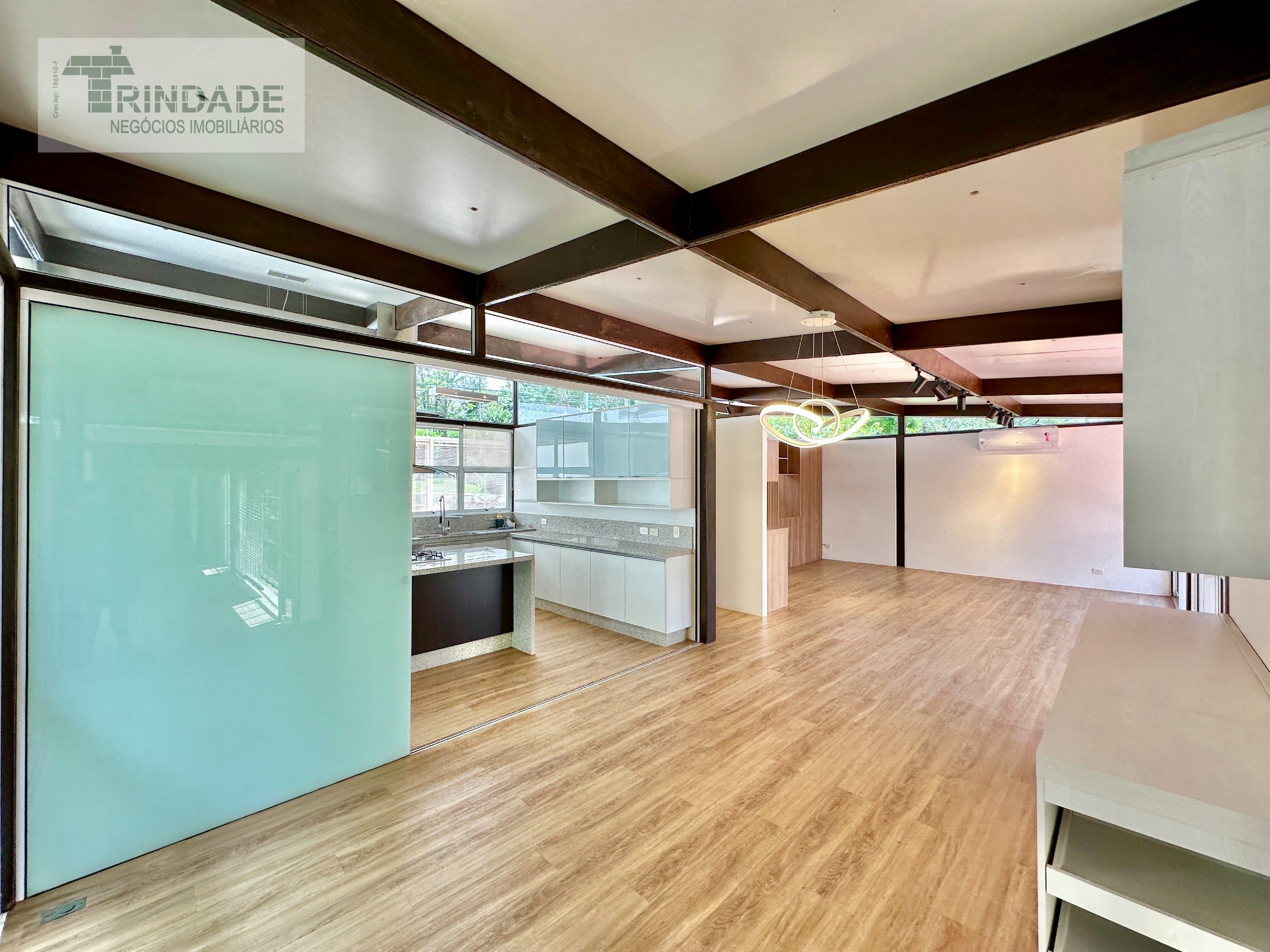 Casa térrea moderna com 3 suítes na Granja Viana, foto 37 de 56