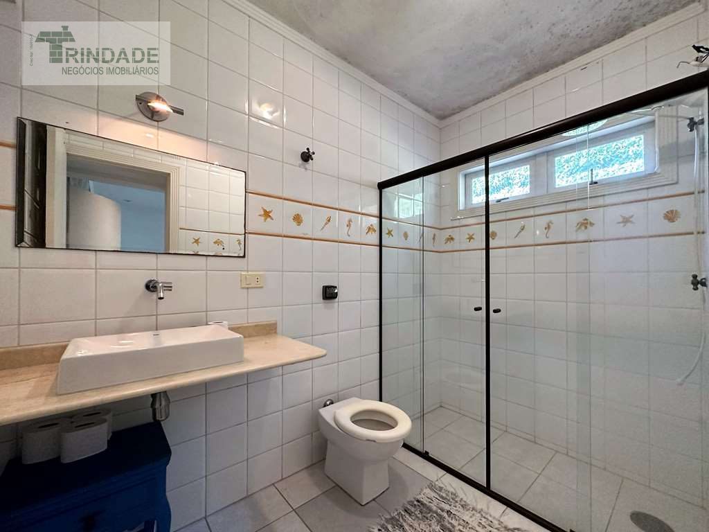 Casa térrea com 3 suítes na Granja Viana, foto 38 de 42
