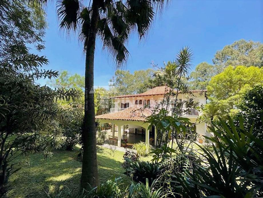 Linda Casa com 4 dormitórios / 2 suíte na Granja Viana, foto 4 de 55