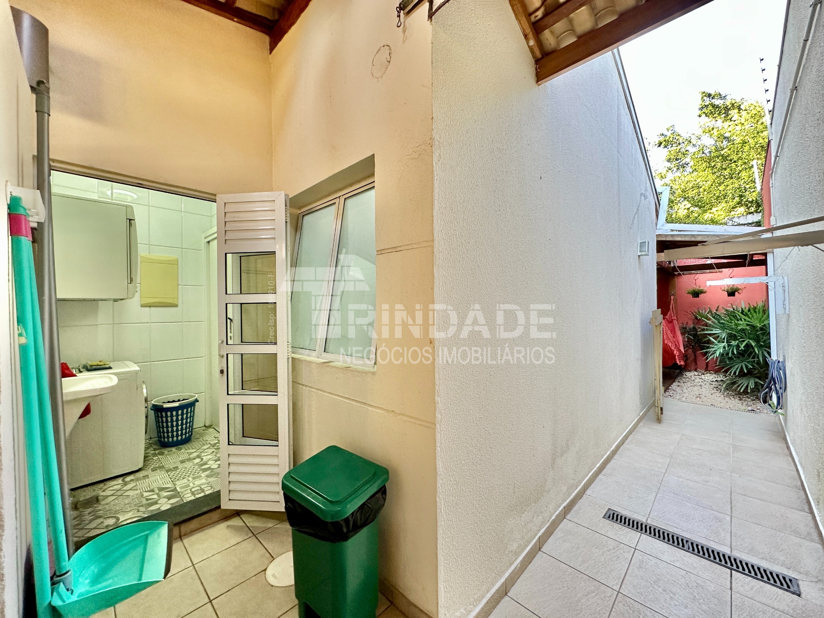 Casa Impecável na Granja Viana com 4 dormitórios / sendo 2 suítes, foto 33 de 51