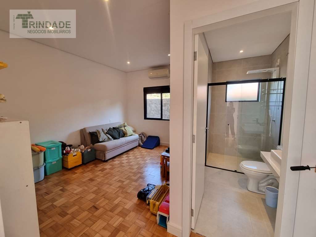 Linda casa térrea com 3 suítes na Granja Viana, foto 11 de 48