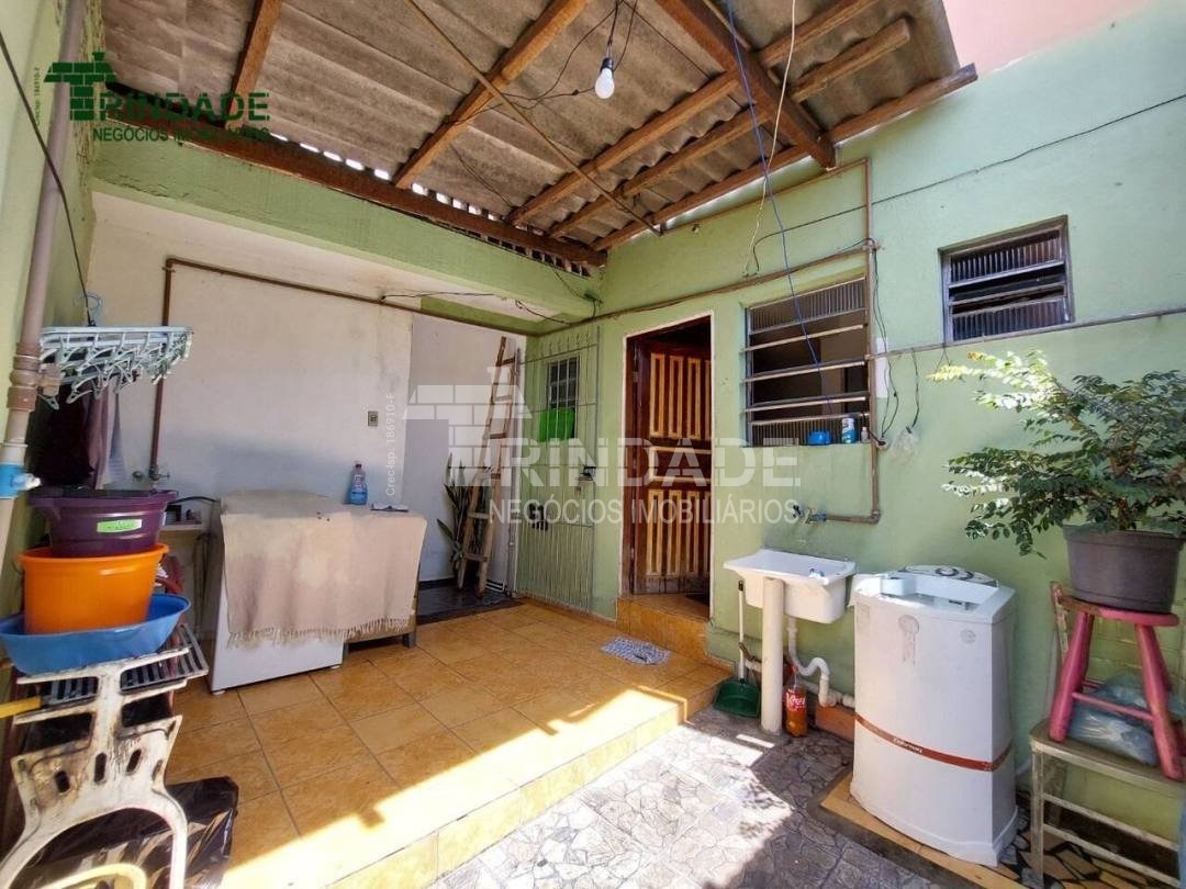 Casa com 7 dormitórios, 268 m², foto 4 de 44