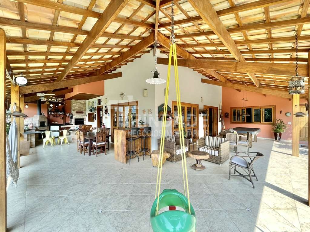 Casa com 4 suítes, piscina e campo de futebol na Granja Viana, foto 8 de 48