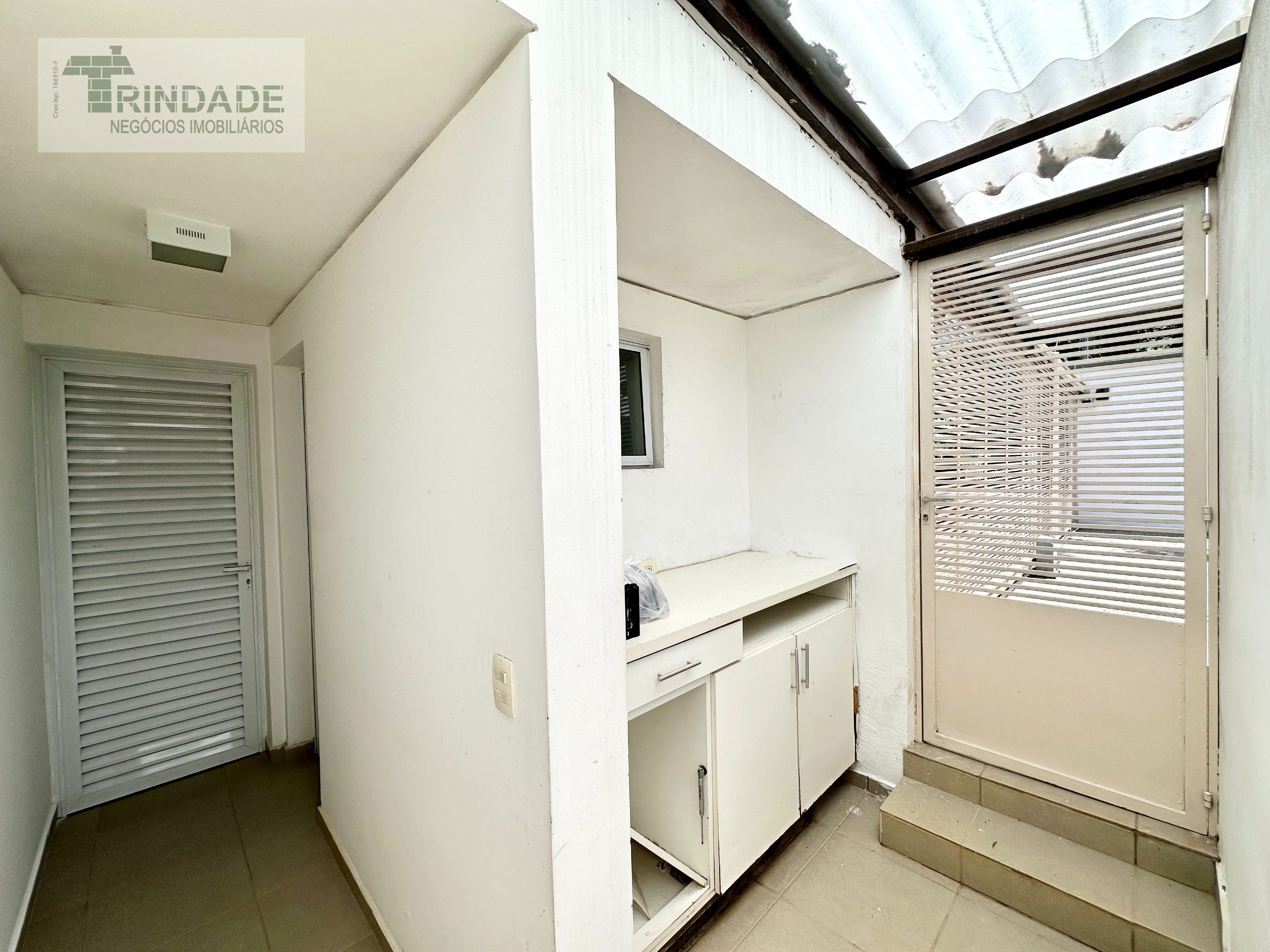 Casa térrea moderna com 3 suítes na Granja Viana, foto 36 de 56