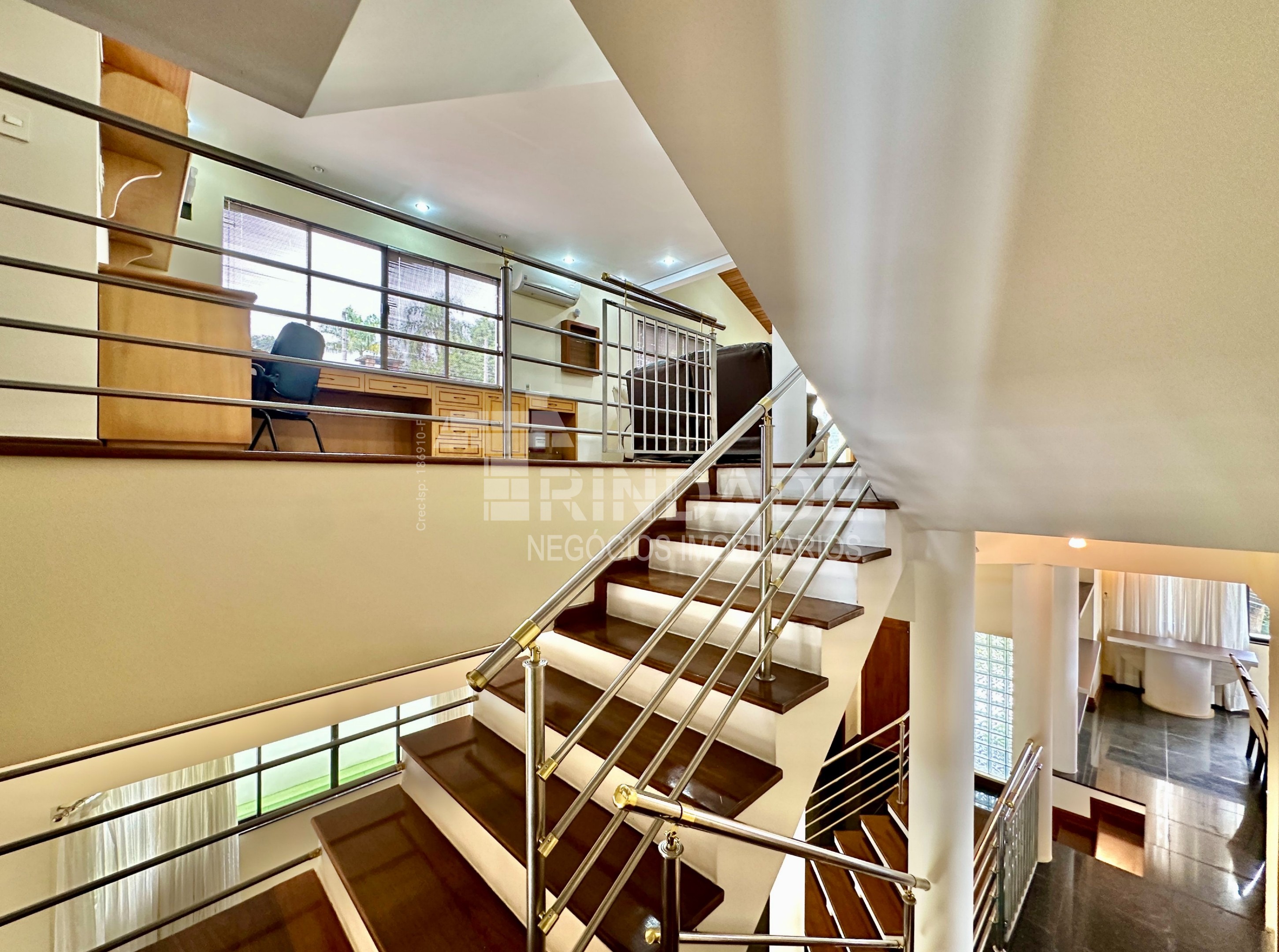 Excelente casa com 4 suítes na Granja Viana, foto 8 de 58