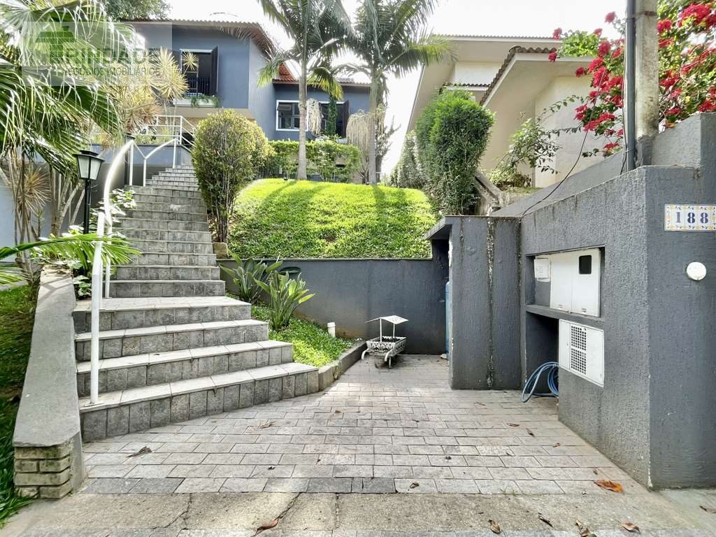 Casa com 4 dormitórios / 2 suíte na Granja Viana, foto 6 de 53