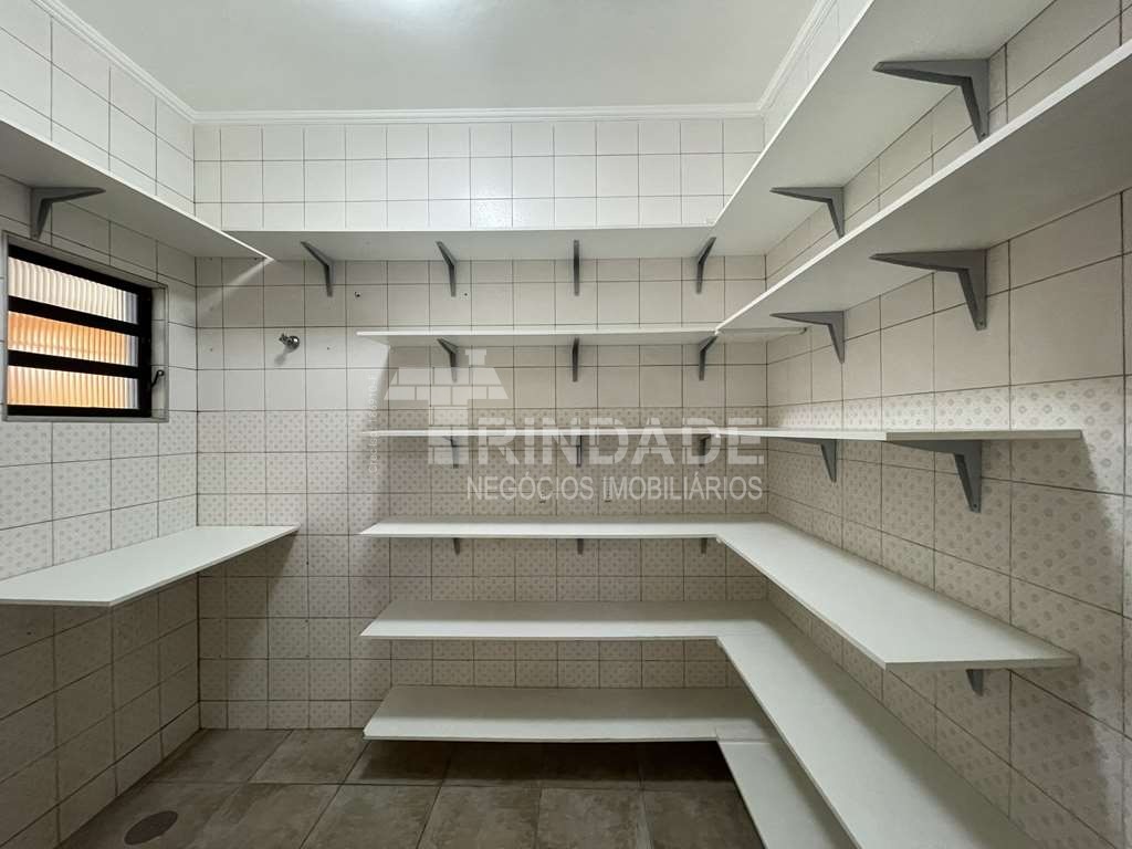 Casa com 5 dormitórios / sendo 2 suítes na Granja Viana, foto 17 de 45