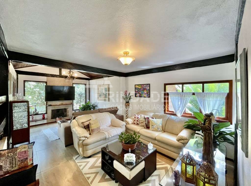 Casa com 3 dormitórios (sendo 1 suíte) / 183,31m² na Granja Viana, foto 6 de 55