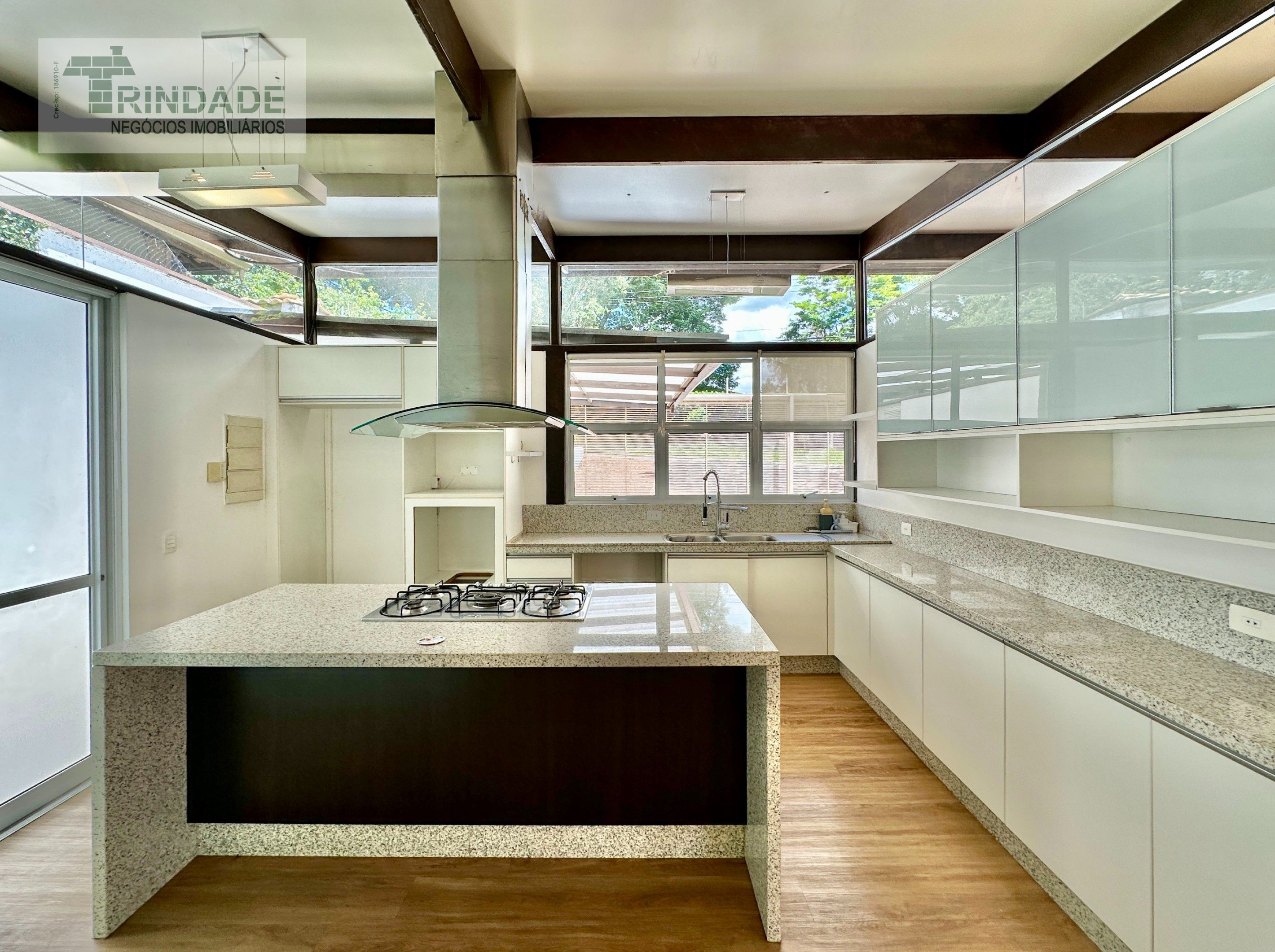 Casa térrea moderna com 3 suítes na Granja Viana, foto 12 de 56