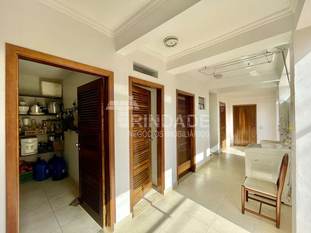 Ótima casa com 4 suítes na Granja Viana, foto 18 de 52